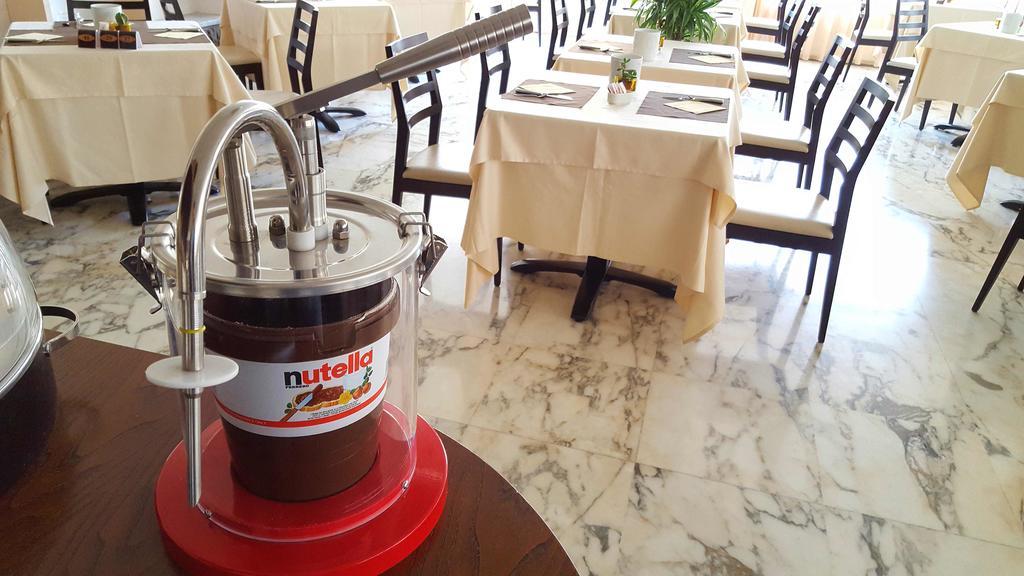 Hotel Tiffany Marina di Massa Εξωτερικό φωτογραφία