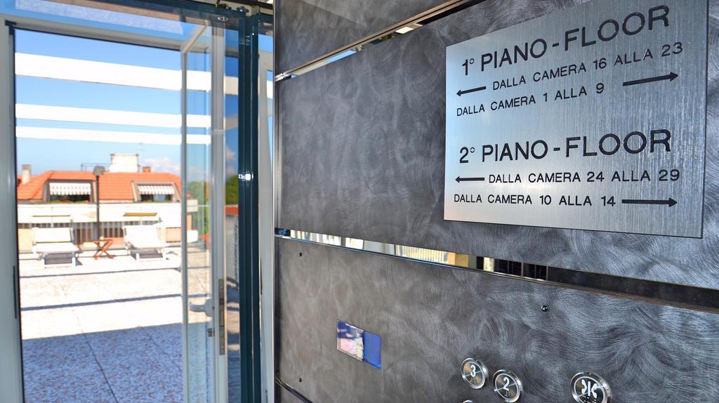 Hotel Tiffany Marina di Massa Εξωτερικό φωτογραφία