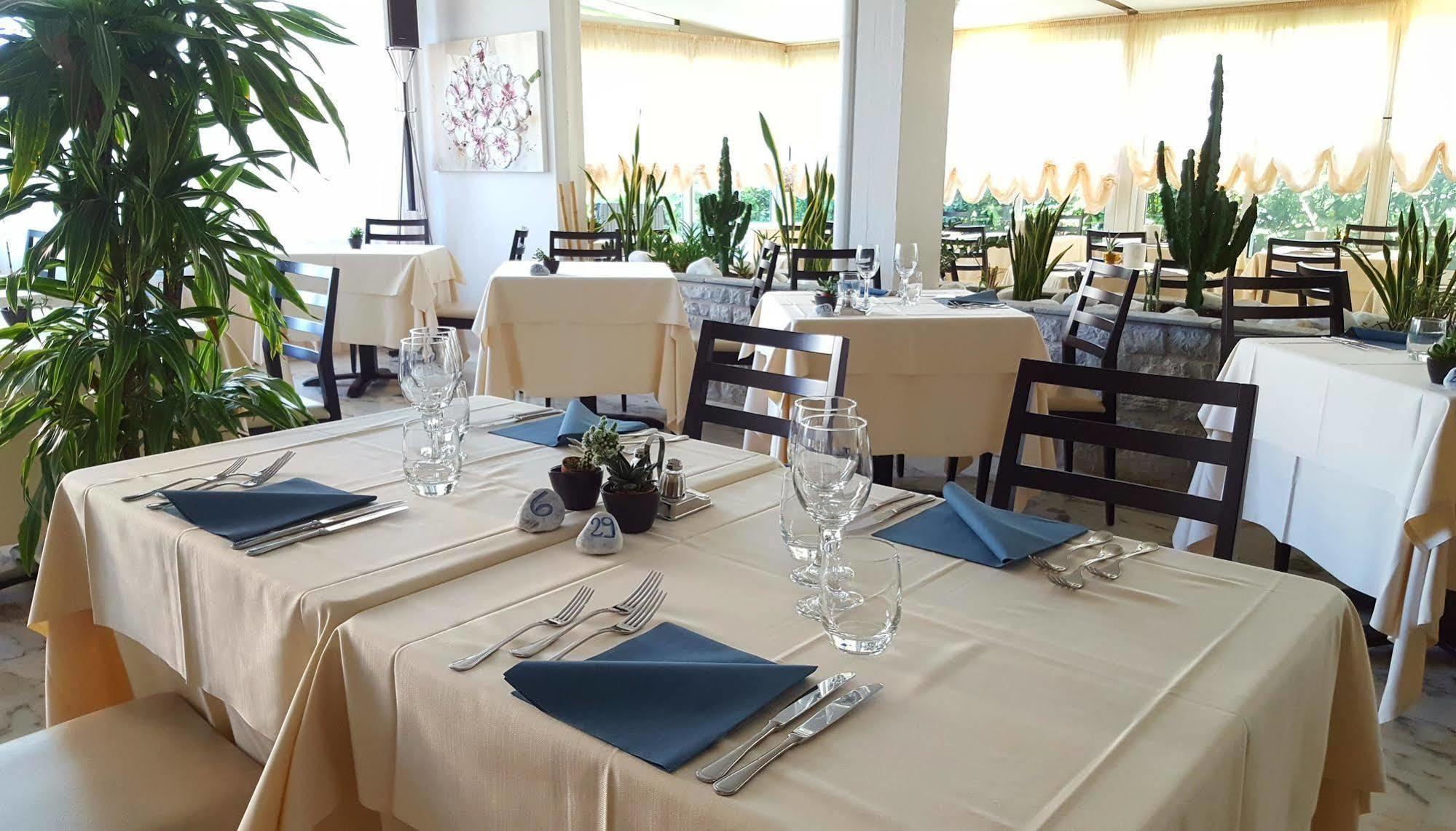Hotel Tiffany Marina di Massa Εξωτερικό φωτογραφία