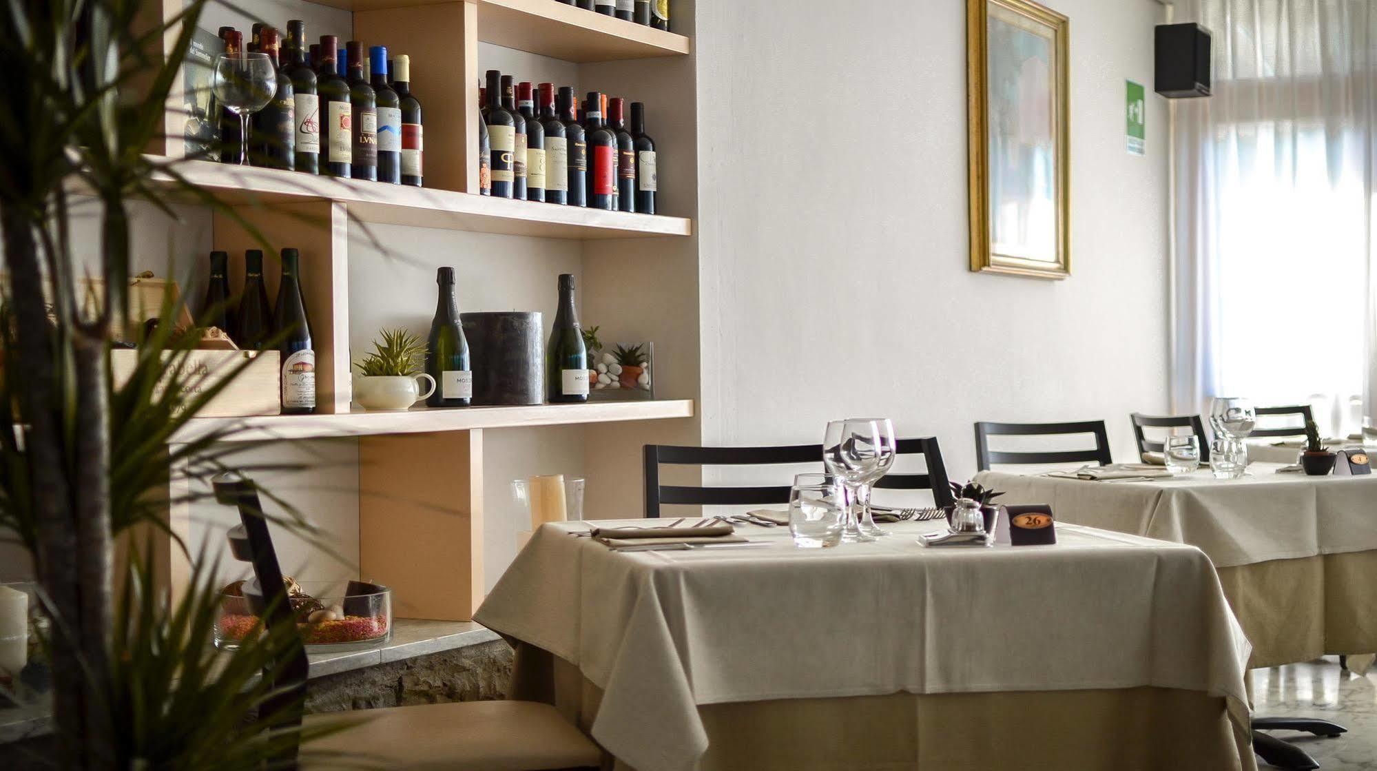 Hotel Tiffany Marina di Massa Εξωτερικό φωτογραφία