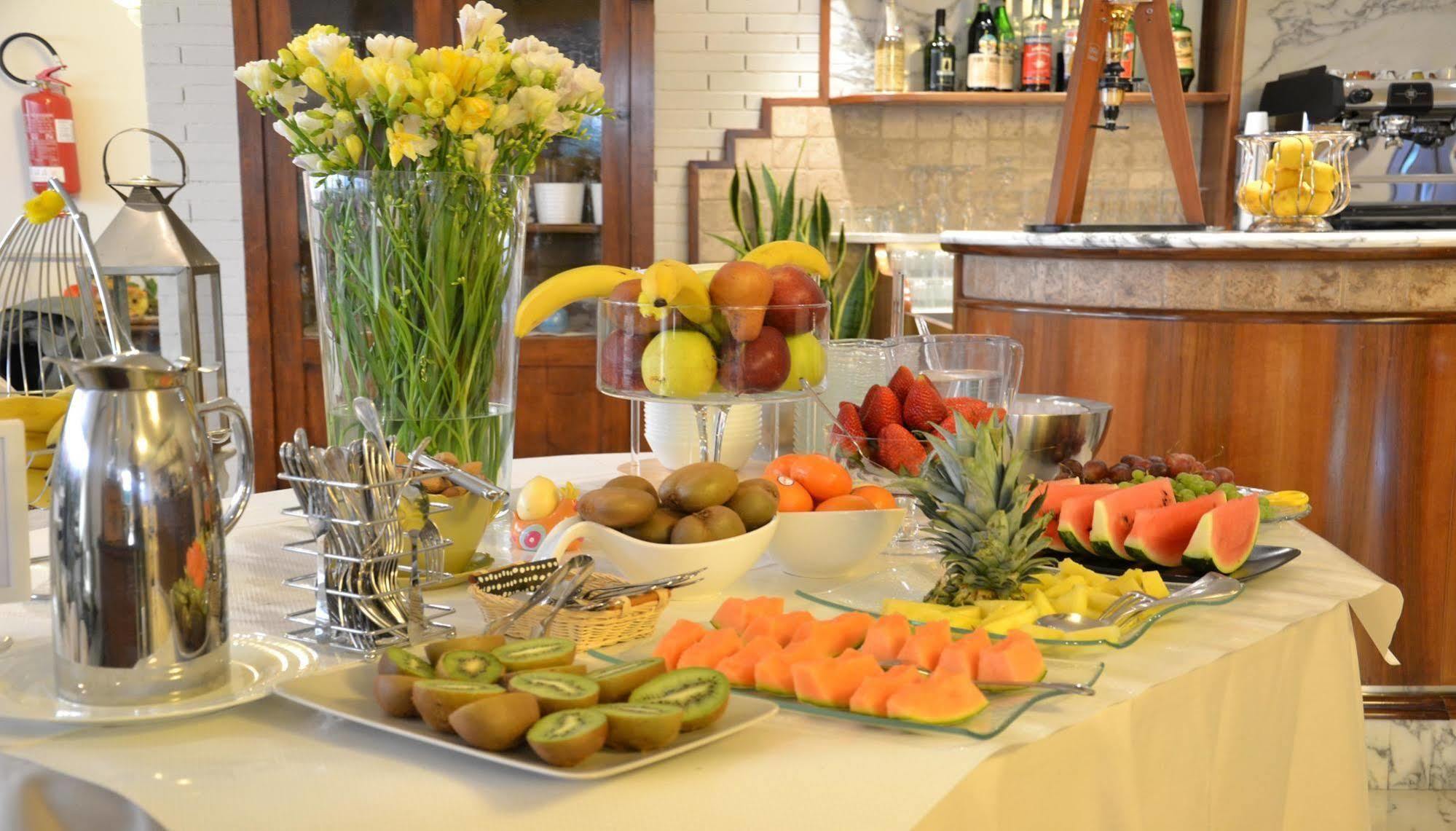 Hotel Tiffany Marina di Massa Εξωτερικό φωτογραφία