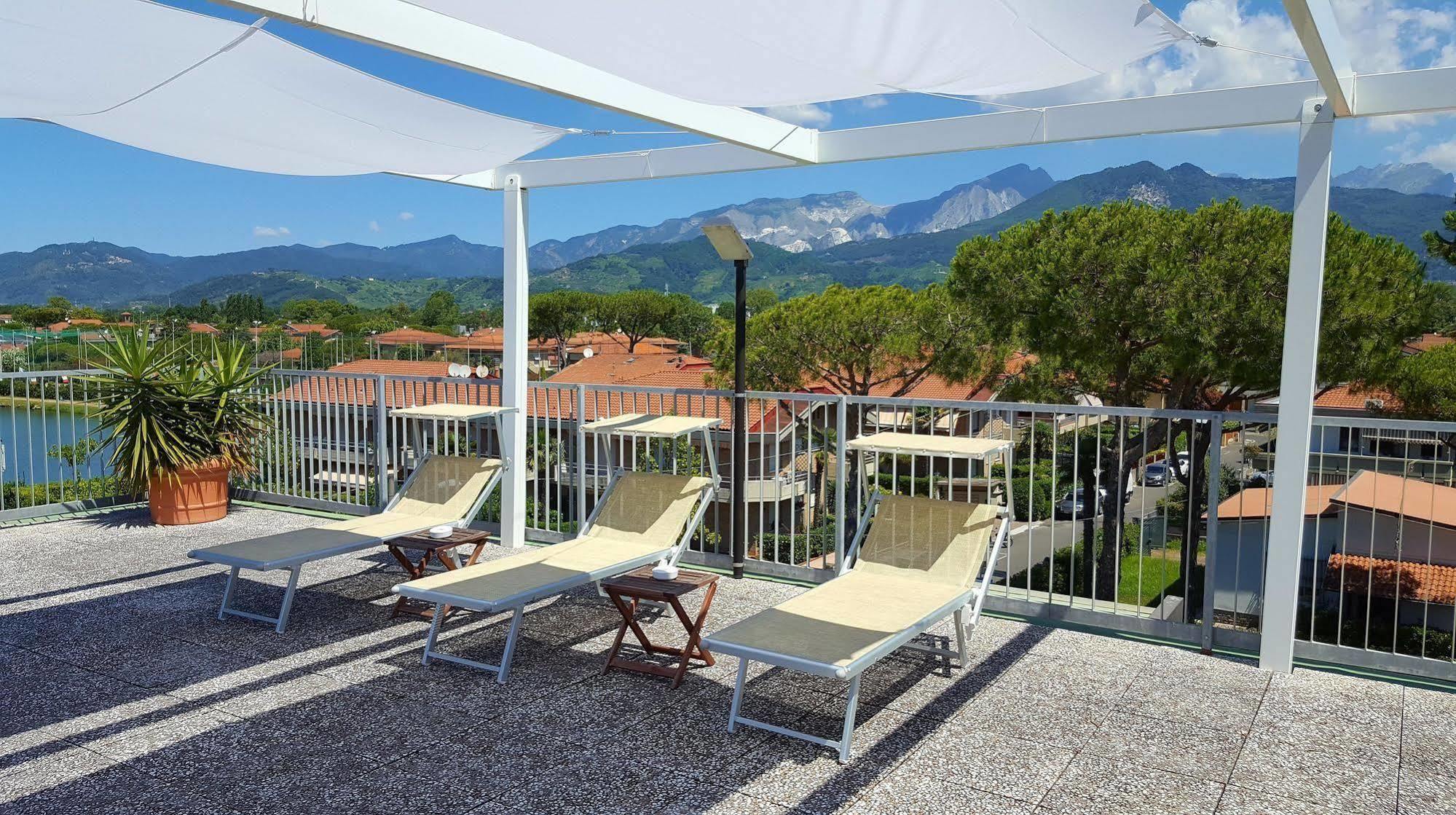 Hotel Tiffany Marina di Massa Εξωτερικό φωτογραφία