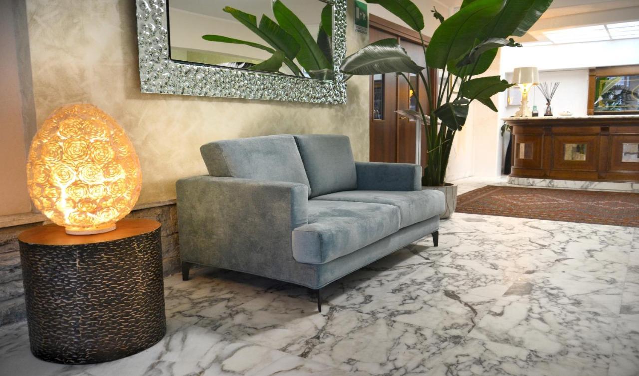 Hotel Tiffany Marina di Massa Εξωτερικό φωτογραφία